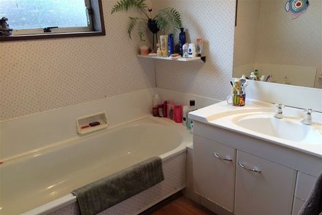 Photo of property in 21 Karnak Crescent, Russley, Christchurch, 8042