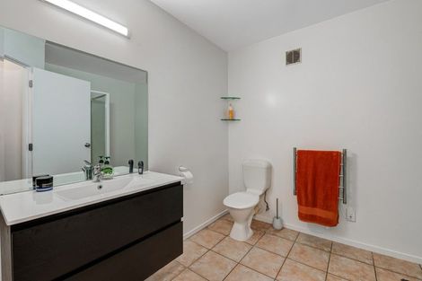 Photo of property in 19 Calypso Way, Unsworth Heights, Auckland, 0632