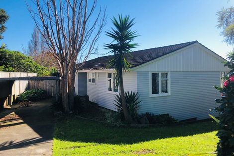 Photo of property in 4 Gemini Place, Beach Haven, Auckland, 0626