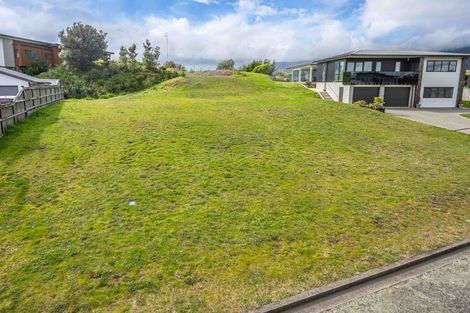 Photo of property in 25 Pharazyn Avenue, Waikanae Beach, Waikanae, 5036