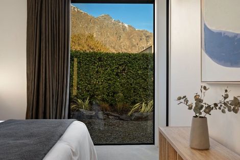 Photo of property in 2 Buckler Court, Jacks Point, Queenstown, 9371