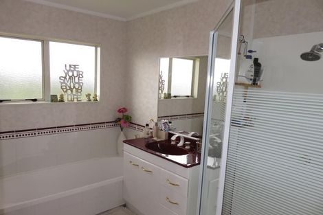 Photo of property in 16 Imran Terrace, Khandallah, Wellington, 6035