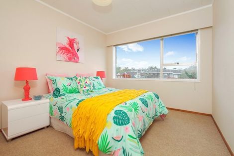 Photo of property in 1/5 Cezanne Place, New Lynn, Auckland, 0600