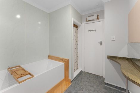 Photo of property in 8a Wood Street, Wallaceville, Upper Hutt, 5018