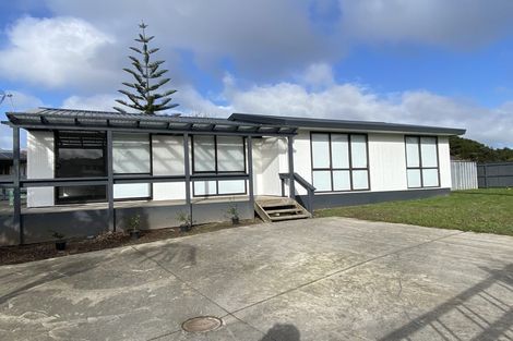 Photo of property in 36 Caribbean Drive, Unsworth Heights, Auckland, 0632