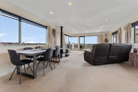 Photo of property in 3a Hillcrest Street, Glen Avon, New Plymouth, 4312