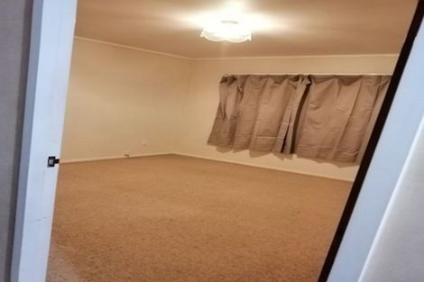 Photo of property in 92 Oakfield Crescent, Pukete, Hamilton, 3200