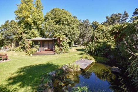 Photo of property in Ravenscliffe, 176 Woodside Road, Woodside, Outram, 9073