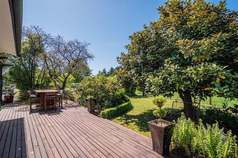 Photo of property in 72 Timaru Road, Waimate, 7924