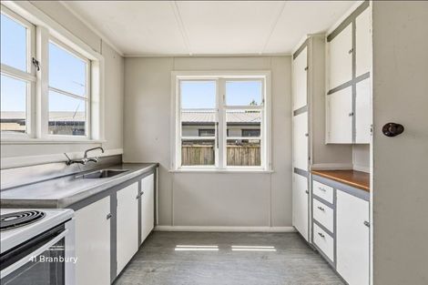 Photo of property in 39 Banbury Crescent, Fairfield, Hamilton, 3214