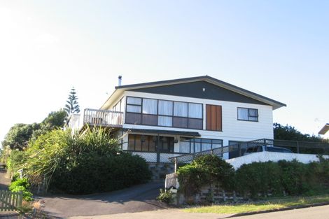 Photo of property in 5 Pine Ridge Terrace, Waikanae Beach, Waikanae, 5036