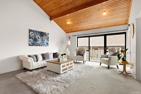 Photo of property in 11 Lochend Place, Highland Park, Auckland, 2010