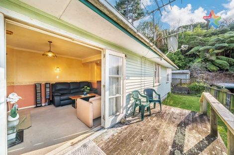 Photo of property in 21 Thomson Grove, Stokes Valley, Lower Hutt, 5019