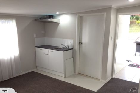 Photo of property in 11 Opal Avenue, Pakuranga, Auckland, 2010