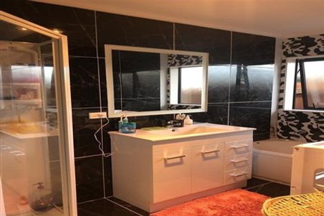 Photo of property in 33 Sun Valley Grove, Wainuiomata, Lower Hutt, 5014