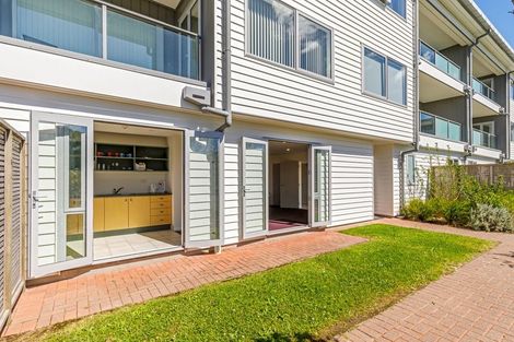 Photo of property in Bay Palms Apartments, 3/30a Bute Road, Browns Bay, Auckland, 0630