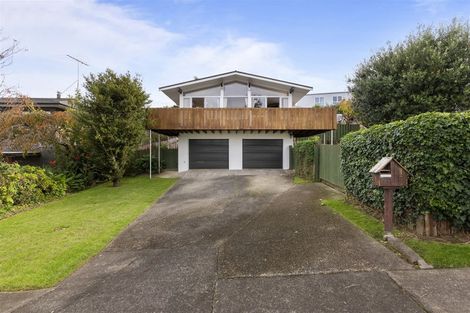 Photo of property in 25 Chatsworth Crescent, Pakuranga Heights, Auckland, 2010