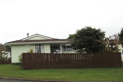 Photo of property in 2 Fulmen Place, Red Hill, Papakura, 2110