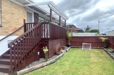 Photo of property in 2/23 Green Street, Papakura, 2110