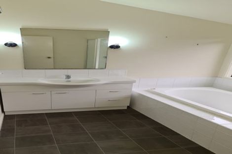 Photo of property in 10c Matipo Road, Mairangi Bay, Auckland, 0630