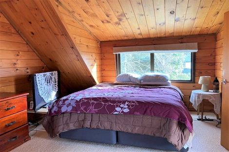 Photo of property in 1 Highlands Place, Highlands Park, New Plymouth, 4312