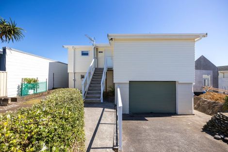 Photo of property in 3 Wanaka Terrace, Bell Block, New Plymouth, 4312
