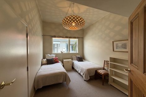 Photo of property in 24 Harbour View Road, Northland, Wellington, 6012