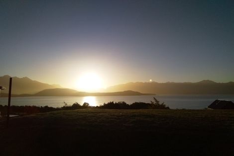 Photo of property in 19 Muriwai Drive, Manapouri, 9679