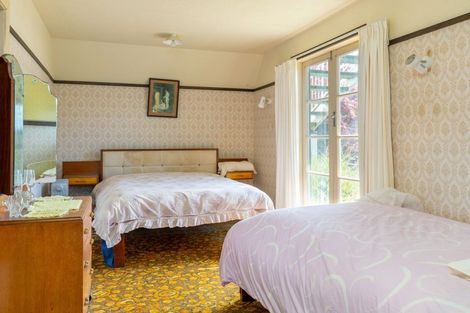 Photo of property in 82 Milton Terrace, Picton, 7220