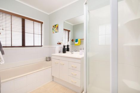 Photo of property in 1/133 Botany Road, Botany Downs, Auckland, 2010