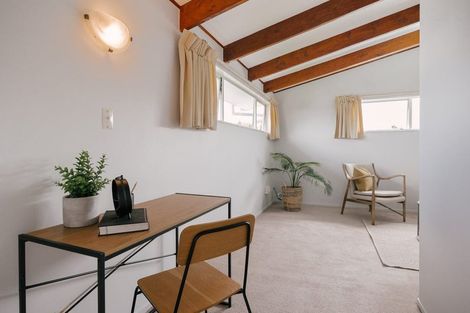 Photo of property in 53 Wikiriwhi Crescent, Awapuni, Palmerston North, 4412