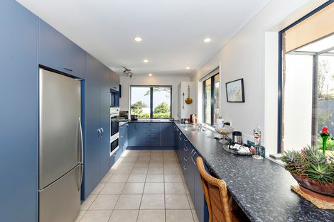 Photo of property in 11 Oratia Drive, Glen Eden, Auckland, 0602