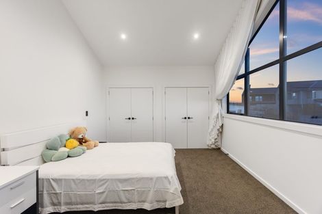 Photo of property in 4 Taku Close, Long Bay, Auckland, 0630