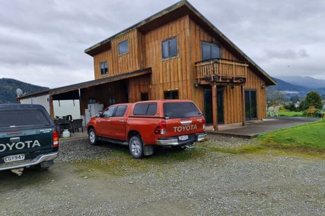 Photo of property in 72 Hotham Street, Murchison, 7007