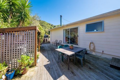 Photo of property in 6 The Anchorage, Waikawa, Picton, 7220