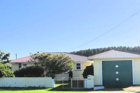 Photo of property in 21 Andrews Street, Foxton Beach, Foxton, 4815