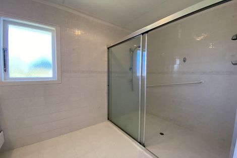 Photo of property in 61 Wilsher Crescent, Henderson, Auckland, 0612