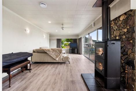 Photo of property in 2 Island View Road, Western Heights, Rotorua, 3015