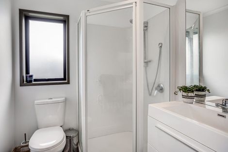 Photo of property in 16 Trauzer Place, Flagstaff, Hamilton, 3210