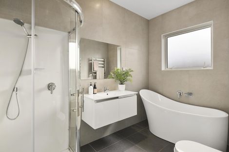 Photo of property in 12 Kahika Grove, Huapai, Kumeu, 0810