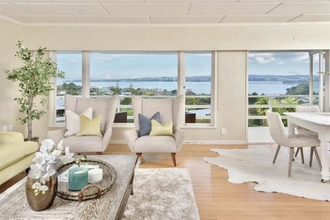 Photo of property in 6 Montgomery Crescent, Cockle Bay, Auckland, 2014