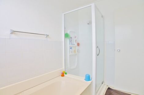 Photo of property in 12 Claverdon Drive, Massey, Auckland, 0614