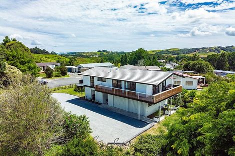 Photo of property in 4 Skelton Crescent, Paparoa, 0571