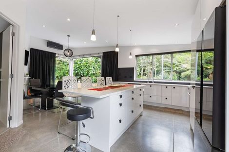 Photo of property in 1020b Scenic Drive North, Swanson, Auckland, 0816