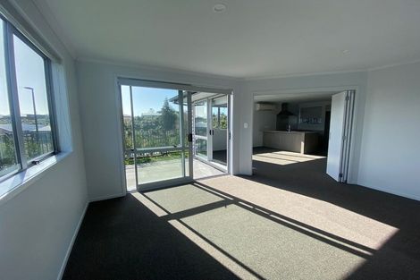 Photo of property in 1 Cascade Way, Omokoroa, 3114