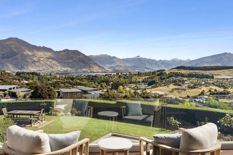 Photo of property in 13 Highfield Ridge, Wanaka, 9305
