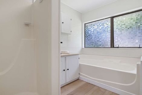 Photo of property in 8 Deodar Place, Totara Heights, Auckland, 2105