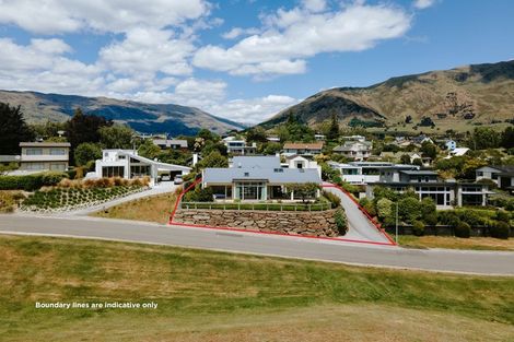 Photo of property in 19 Faulks Terrace, Wanaka, 9305
