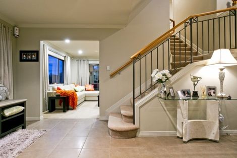 Photo of property in 2 Archer Rayner Place, Greenhithe, Auckland, 0632