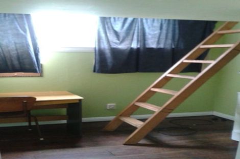 Photo of property in 11 Edge Hill, Mount Victoria, Wellington, 6011